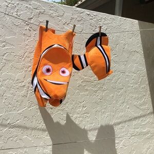Nemo costume and accessories for the adults